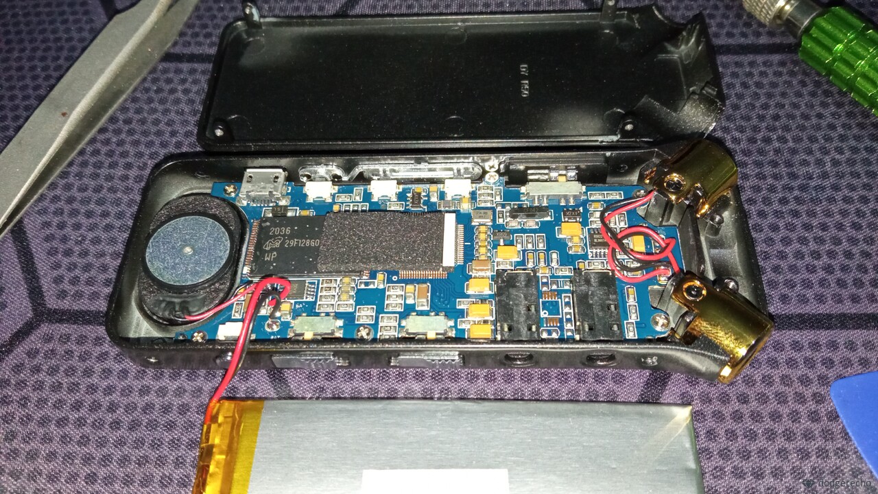 Shmci D50 смотрим что внутри диктофона чип памяти на 8 гигабайт